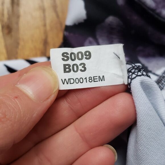 Gaiam High Rise Capri - Picture 5 of 7